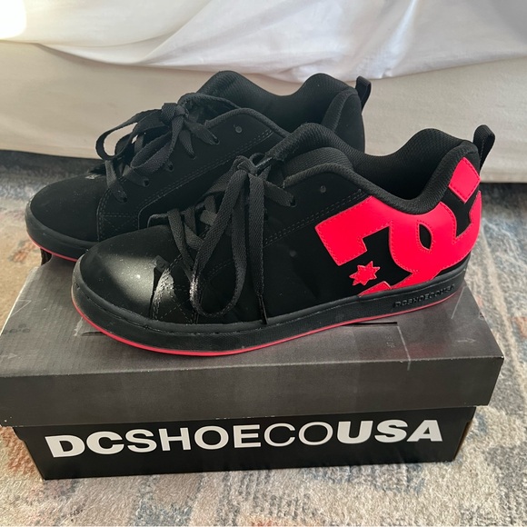 DC Shoes - DC Women’s Court Graffik Black and Pink Skate Sneakers